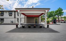 Super 8 By Wyndham Lewiston Auburn Area